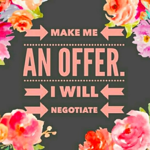 SUZANNE'S LIVE LISTING - Picture 3 of 4